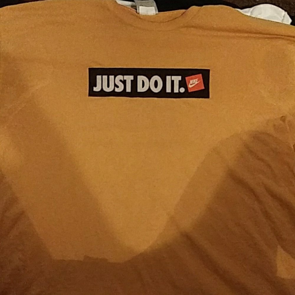 Vintage velvet box logo Nike tee